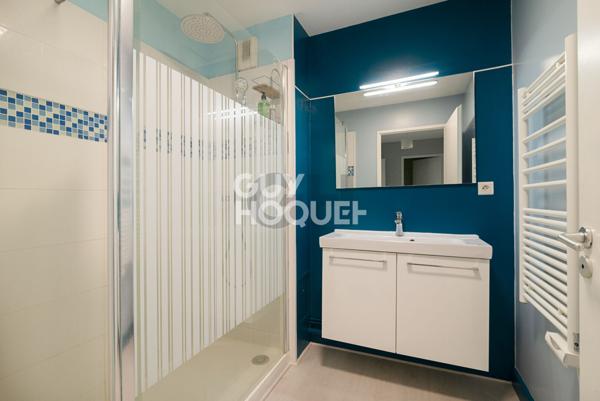 EXCLUSIVITÉ - ARÈNES - DERNIER ÉTAGE - BEAU T3 AVEC BALCON ET GARAGE