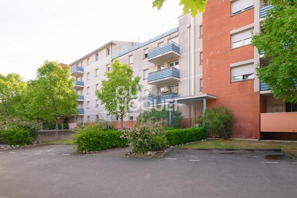 EXCLUSIVITÉ - ARÈNES - DERNIER ÉTAGE - BEAU T3 AVEC BALCON ET GARAGE
