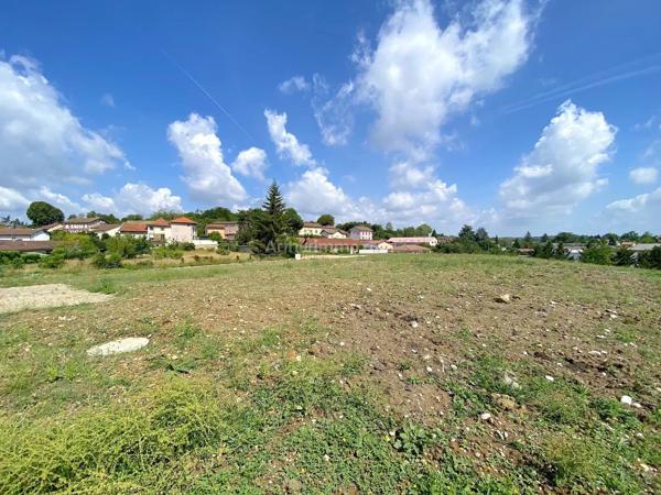 Vente                                                      Terrain
                        
                                         440 m2                     à Meximieux