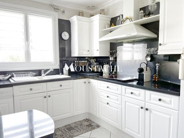 BELLE MAISON D'ARCHITECTE - 700m CENTRE-VILLE & COMMERCES -