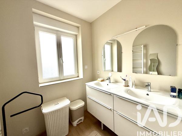 Maison à vendre 7 pièces 241 m² Mâcon