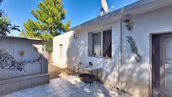 Maison sur Septèmes Les Vallons : Type 4 sur terrain en restanque d'environ 392 m2