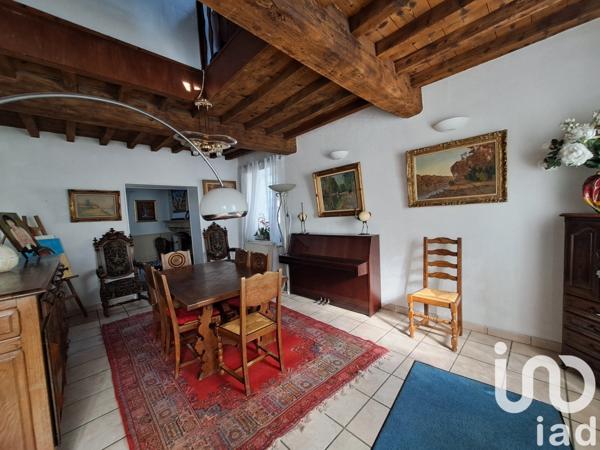 Maison 7 pièces de 240 m² à Meyzieu (69330)