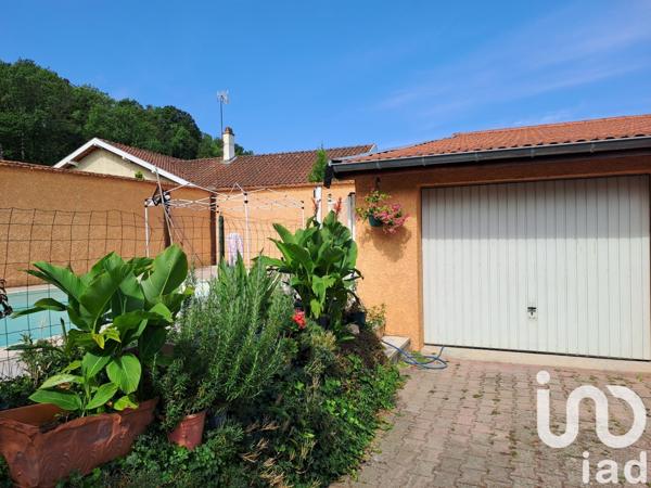 Maison 7 pièces de 240 m² à Meyzieu (69330)