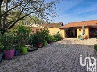 Maison 7 pièces de 240 m² à Meyzieu (69330)