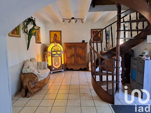 Maison 7 pièces de 240 m² à Meyzieu (69330)