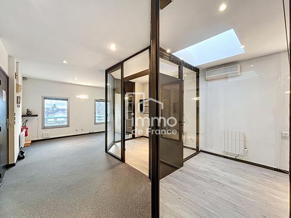 Local commercial Oyonnax 3 pièce(s) 37.40 m2
