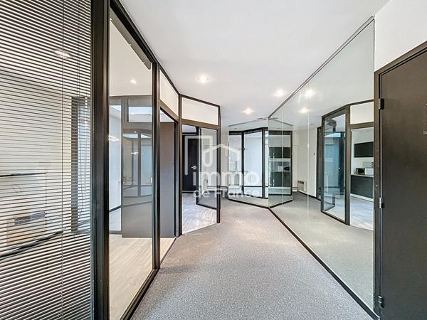 Local commercial Oyonnax 3 pièce(s) 37.40 m2