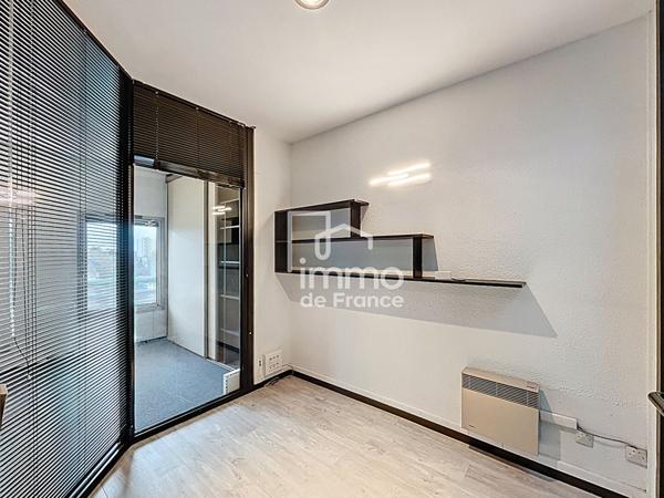 Local commercial Oyonnax 3 pièce(s) 37.40 m2