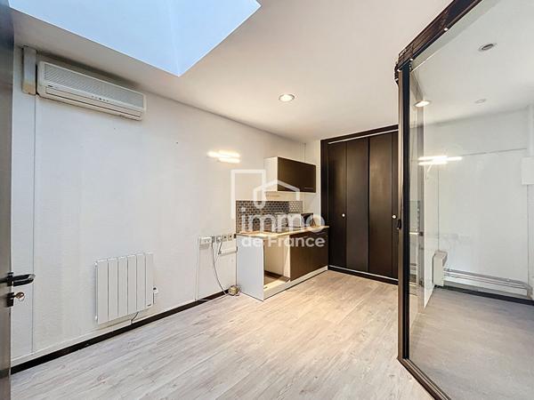 Local commercial Oyonnax 3 pièce(s) 37.40 m2