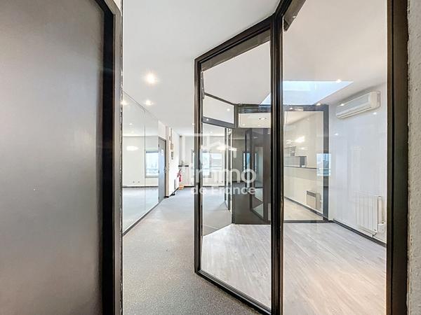 Local commercial Oyonnax 3 pièce(s) 37.40 m2