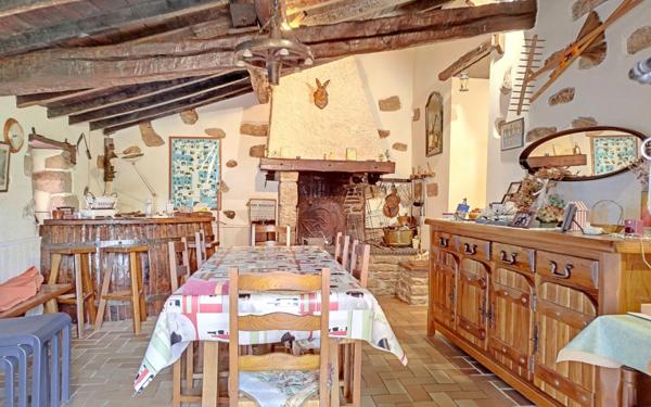 Maison à vendre    9 pièces •  Les Epesses