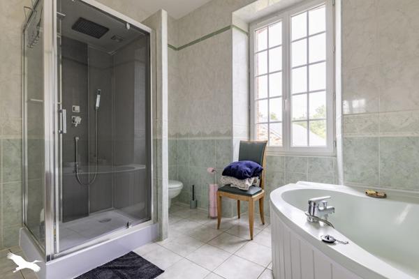 Maison à vendre |                                       Éguzon-Chantôme |                                        7 pièces  |  200 m²