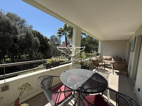 NIMES GOLF VACQUEROLLES P4 Terrasse Parking Ascenseur Résidence Standing Piscine