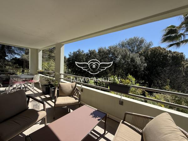 NIMES GOLF VACQUEROLLES P4 Terrasse Parking Ascenseur Résidence Standing Piscine