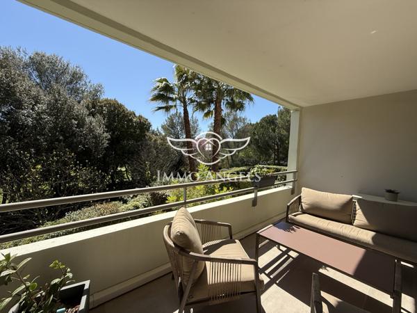 NIMES GOLF VACQUEROLLES P4 Terrasse Parking Ascenseur Résidence Standing Piscine