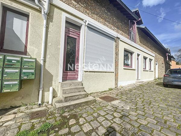 À vendre à ORSAY (91400), ensemble immobiliers.