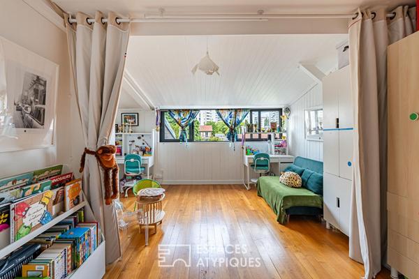 Maison d’architecte en bois d’Inspiration californienne au coeur de la Petite Garenne