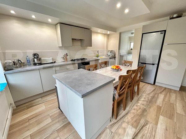 MAISON BRIARDE DE PLUS DE 250M² SUR UN TERRAIN DE 4000M²