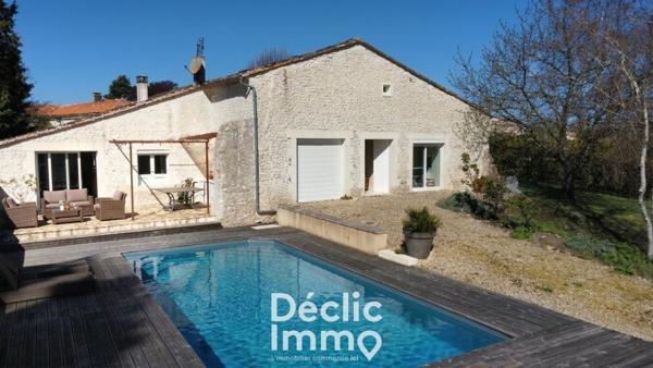 Vente maison en pierre Villebois lavalette, 230m² 7 pièces 345 000€ avec garage