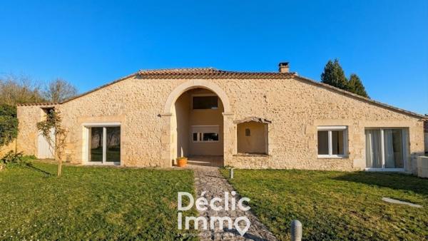 Vente maison en pierre Villebois lavalette, 230m² 7 pièces 345 000€ avec garage