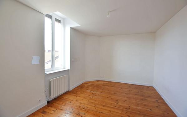 Appartement à vendre    7 pièces • 164,80 m2 Le Coteau