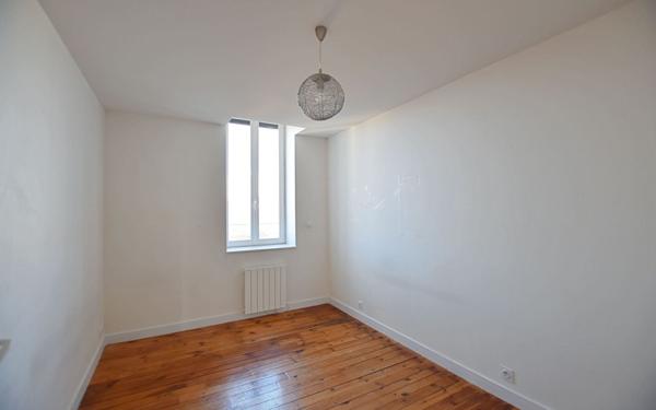 Appartement à vendre    7 pièces • 164,80 m2 Le Coteau