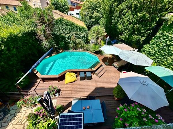 Marseille 15ème, les Aygalades, Maison de Charme avec piscine, cave et places de parking nichée au Calme Absolu.