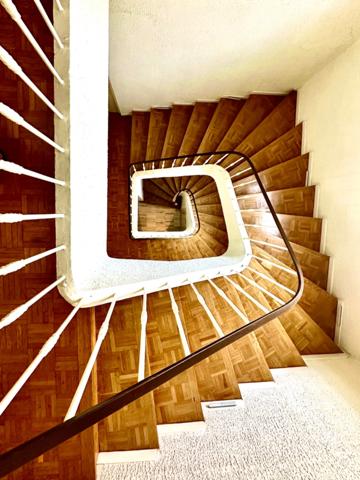 Marseille 15ème, les Aygalades, Maison de Charme avec piscine, cave et places de parking nichée au Calme Absolu.