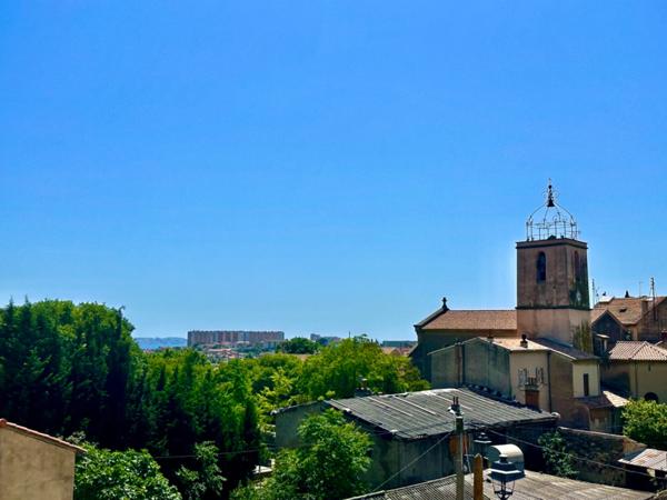 Marseille 15ème, les Aygalades, Maison de Charme avec piscine, cave et places de parking nichée au Calme Absolu.