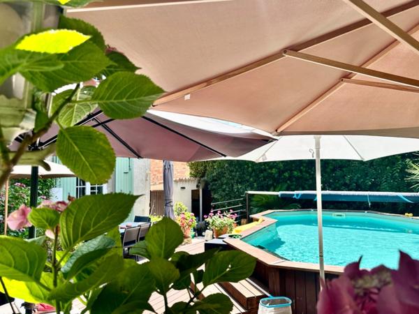 Marseille 15ème, les Aygalades, Maison de Charme avec piscine, cave et places de parking nichée au Calme Absolu.