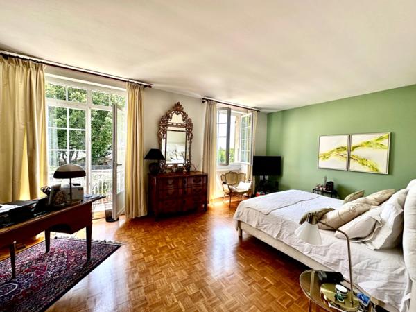 Marseille 15ème, les Aygalades, Maison de Charme avec piscine, cave et places de parking nichée au Calme Absolu.