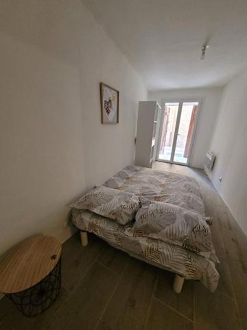 Appartement T2 (une chambre) d'environ 43m2 en rez de chaussée