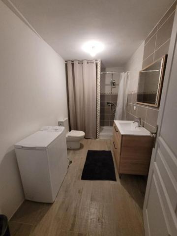 Appartement T2 (une chambre) d'environ 43m2 en rez de chaussée