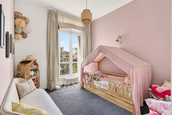Henri Martin – Superbe appartement familial et de réception
