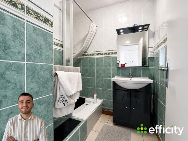 Appartement
         4 pièces
        - 66 m² 59 000 € *