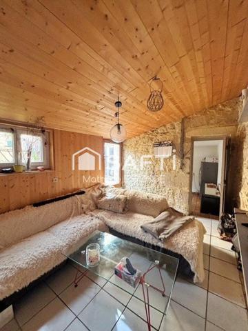 Maison de ville avec garage et cours extérieure