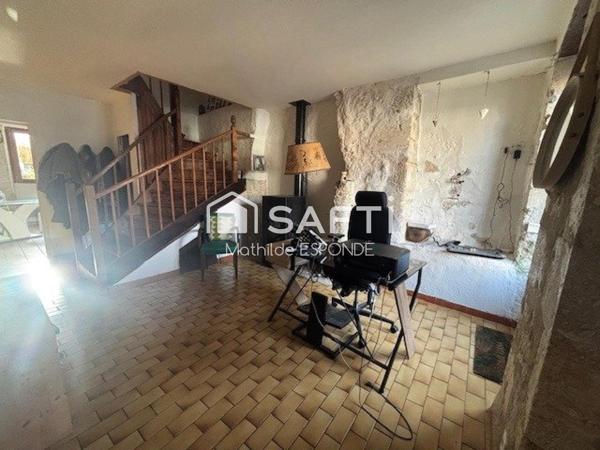 Maison de ville avec garage et cours extérieure