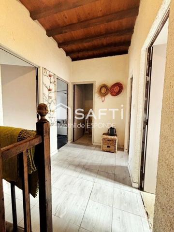 Maison de ville avec garage et cours extérieure