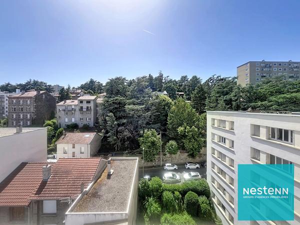 T5 73 m² env.  Étage élevé avec ascenseur  Vue dégagée exceptionnelle  58 000 €