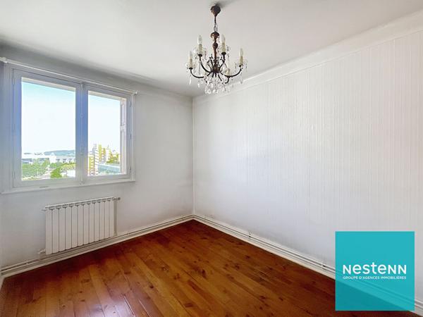 T5 73 m² env.  Étage élevé avec ascenseur  Vue dégagée exceptionnelle  58 000 €