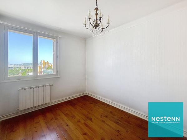 T5 73 m² env.  Étage élevé avec ascenseur  Vue dégagée exceptionnelle  58 000 €