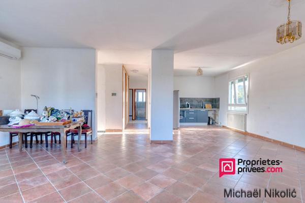 Belle Maison familiale avec dépendances Oraison centre ville