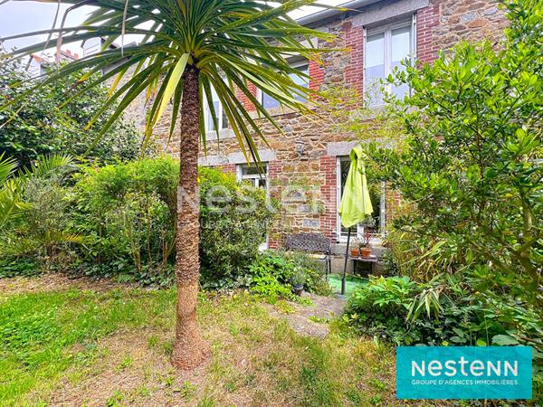 MAISON DE VILLE 4 CHAMBRES AVEC JARDIN CLOS DE MURS ET GARAGE