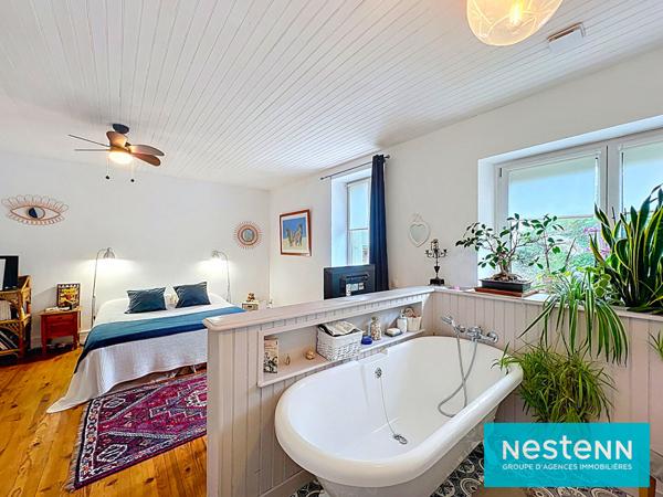 MAISON DE VILLE 4 CHAMBRES AVEC JARDIN CLOS DE MURS ET GARAGE