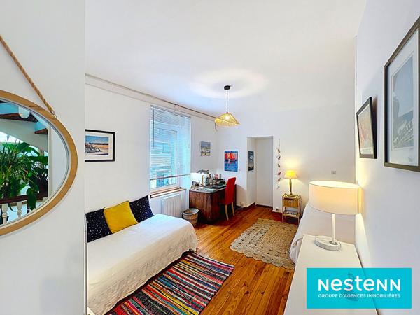 MAISON DE VILLE 4 CHAMBRES AVEC JARDIN CLOS DE MURS ET GARAGE