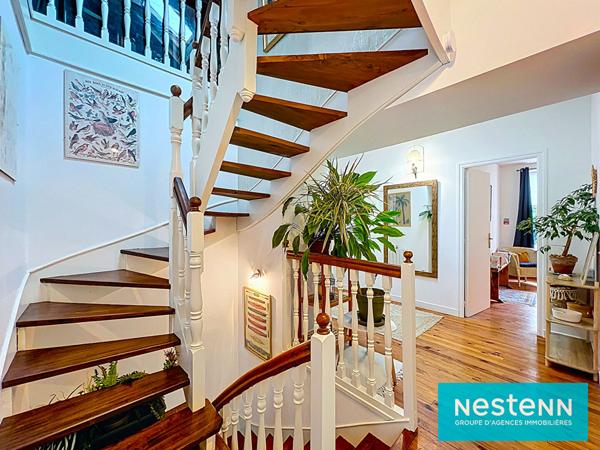 MAISON DE VILLE 4 CHAMBRES AVEC JARDIN CLOS DE MURS ET GARAGE