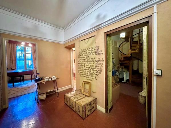 Maison de ville Haussmanienne de 470 m² avec jardin, cave et garage. - 83300 Draguignan - Réf 86351701