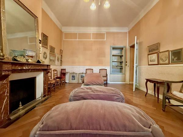 Maison de ville Haussmanienne de 470 m² avec jardin, cave et garage. - 83300 Draguignan - Réf 86351701