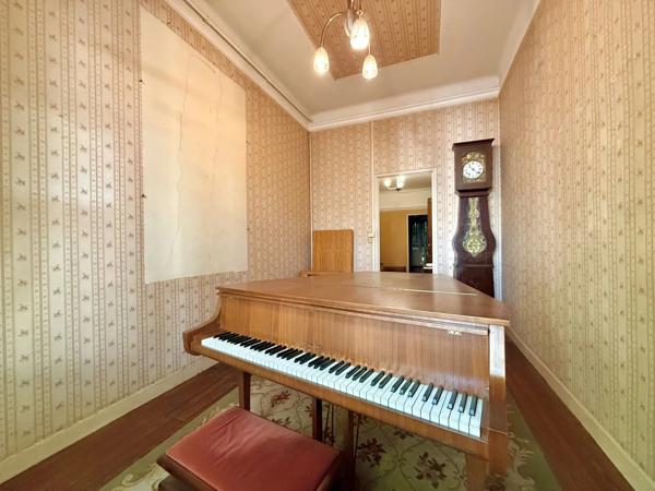 Maison de ville Haussmanienne de 470 m² avec jardin, cave et garage. - 83300 Draguignan - Réf 86351701
